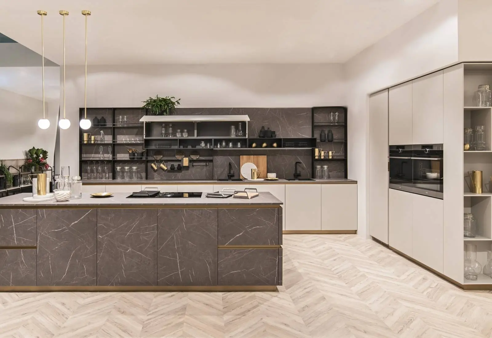 Immagine I forni AEG puntano su tecnologie intelligenti e design funzionale 1