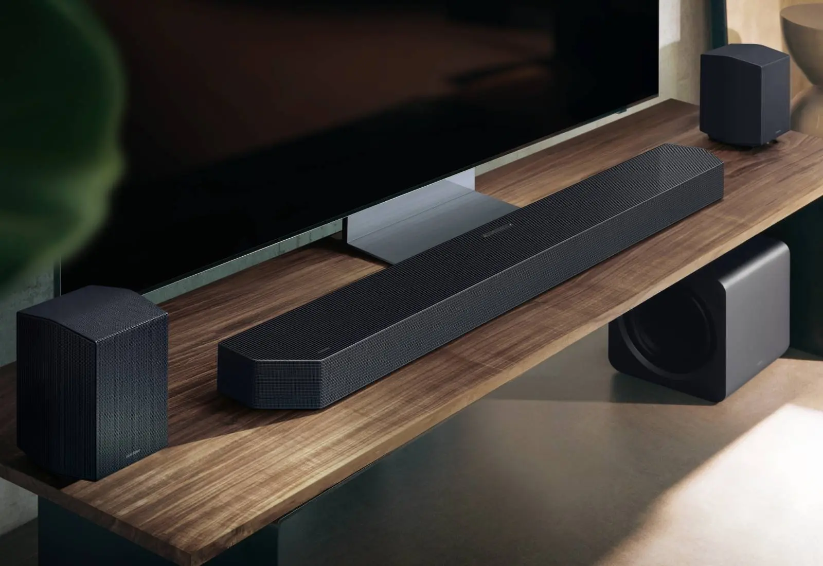 Immagine I nuovi tv di Samsung si controllano con il polso 3