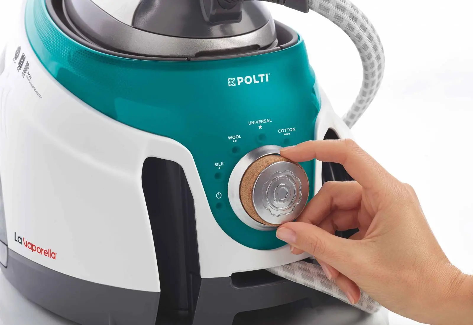 Immagine Il ferro da stiro per eliminare le pieghe in una sola passata 2