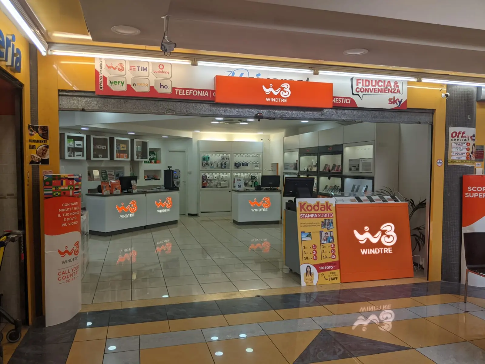 Universal di Alessandro De Vincentis