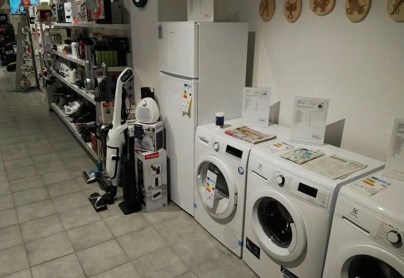 Immagine IO E TECH di Manzini Mario Andrea 4