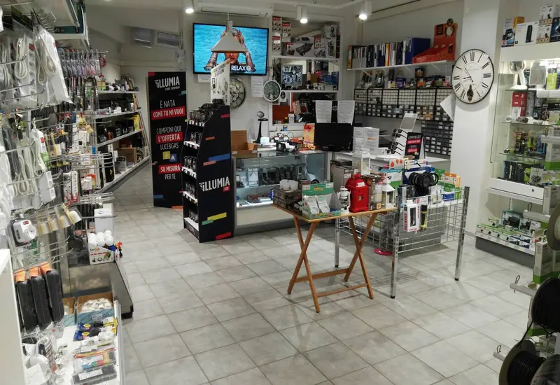 Immagine IO E TECH di Manzini Mario Andrea 2