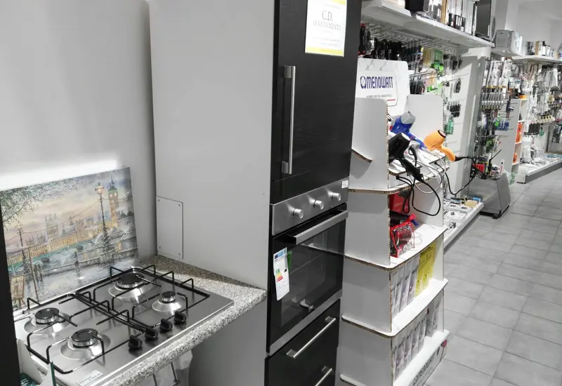 Immagine IO E TECH di Manzini Mario Andrea 1