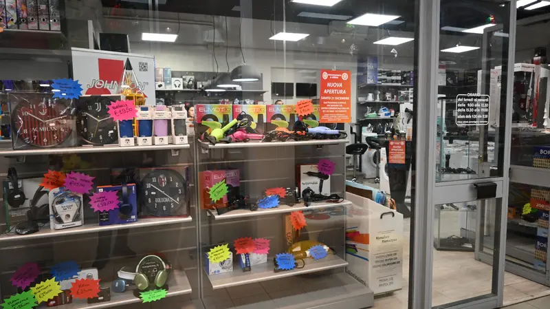 Immagine ELECTRASTORE & OFFICE 15